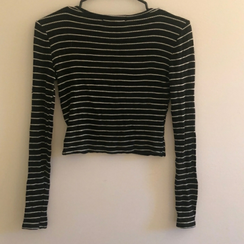 U.o black and white stripe long sleeve - Picture 2 of 2